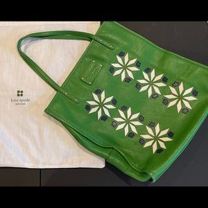 Kate Spade New York Green Leather Vintage Shopper Tote with Leather Appliqué